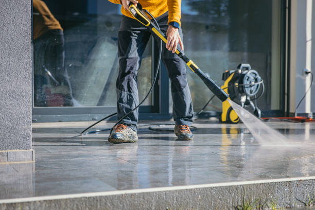 Best Garage Pressure Washing  in Newton, IA