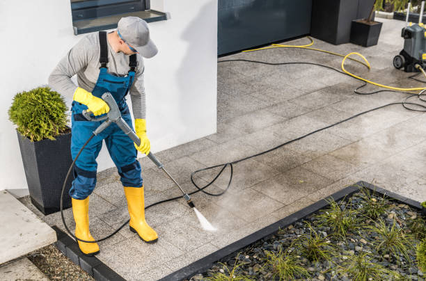 Best Concrete Pressure Washing  in Newton, IA